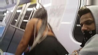 black-women-suck-dick-in-streets-outside-at-night-in-public