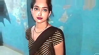 step-mom-moaning-in-hindi