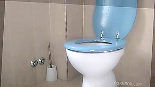 toilet ebony shemales shitting sex scat10