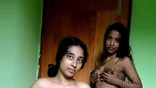 twin sisters pussy