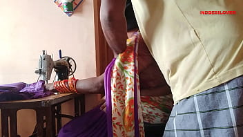 indian aunty hot wearing saree