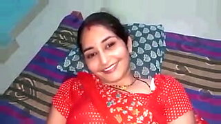 tow-girl-rubing-pussy-on-ichoder