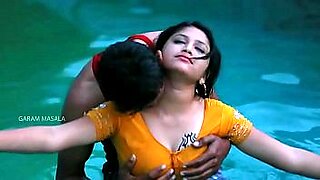 boy sex with desi aunty