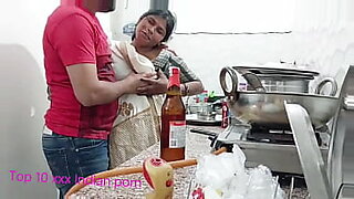 indian-aunty-out-door-mms