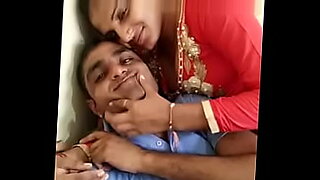 m-na-pehli-br-sisters-ko-choda