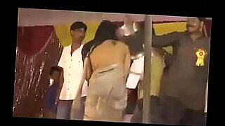 pakistani-girl-dance-with-dong