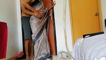 bathing sexxx fuking in saree indian