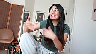stepdaughter-lap-dance-move