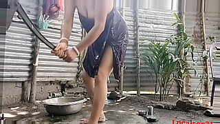 indian-village-girls-naked-bath