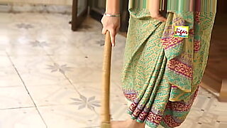 bokep-su-wami-luwar-kota-aku-di-ajak-mer-tuwa-ngentot