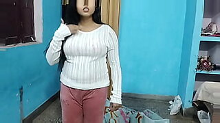 chhote-bacchon-ki-chudai-chodne-wali-sexy-video