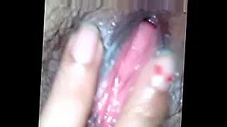 bbw wife fingered until she squirts