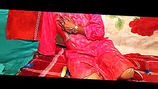 aunty-kissing-young-men