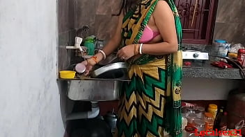 kitchen main choti saree wali aurto ka xxx ki video