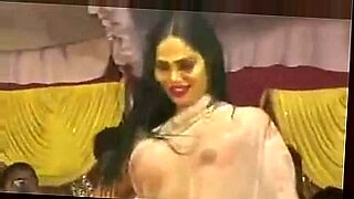 bengali desi girl sraboni shy to show boobs pussy3