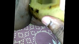 tolai-mum-play