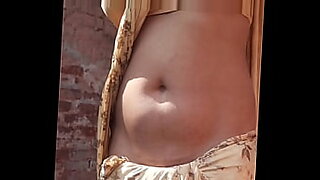 mujra-navel-fingering