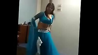 girl-bathroom-dancing-nude-video