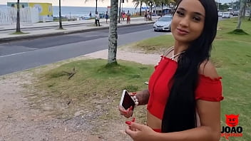 corno exibindo sua esposa safada na rua