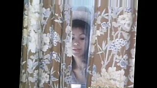 sexy-girl-removing-his-all-dress-in-whatsapp-video-call