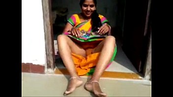 indian aunty cum kissing