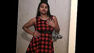 indian-nurse-shows-her-asset-to-doctor
