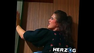 italian-mom-fuck-by-son-when-goes-to-work