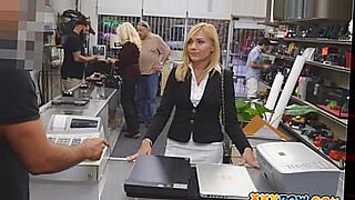 spar-shop-girl-video