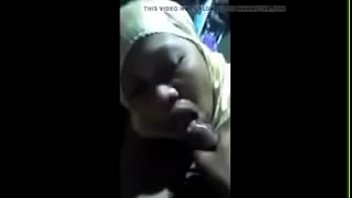 tante jilbab hitam coliin tetangga