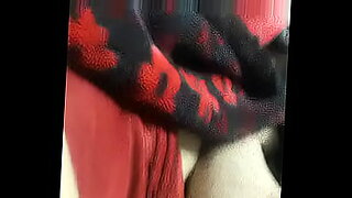 aunty-feeding-chiken