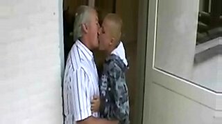 ولد-يغتصب-امه-وهي-نايمه-سكس-اجنبي-مترجم