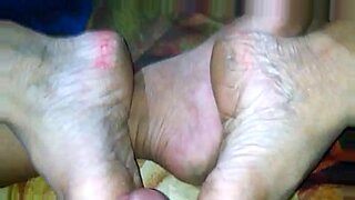 granny-stockings-fingering-masturbation-solo