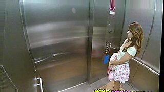 stuck-mom-fucked-by-force