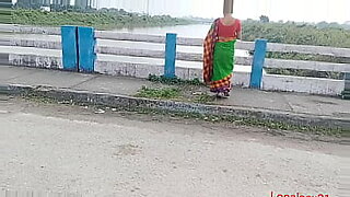 tamil-aunty-in-saree