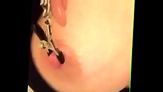 sr-youtuber-vaishnavi-navel-licking