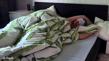 ngecrot adik kandung yang lagi tidur