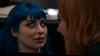 food-kiss-lesbian