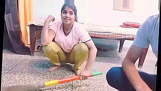 dudh-pilane-wala-video-bebi-ko