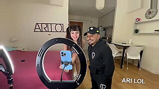 mano-khan-video-phston