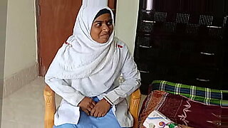 viral-ibu-dan-anak-baju-berwarna-biru