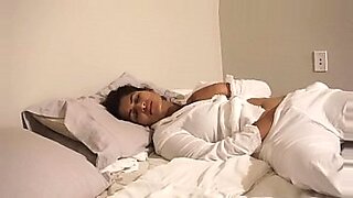 step-young-mom-sher-bed