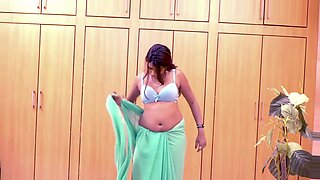 indian village desi aunty pishing outside nude