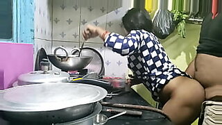 chori-chupke-sax-video-aunty-college-पत्नी-आणि-प्रेयसी-पत