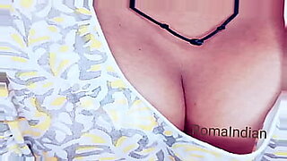 aunty-big-ass-in-saree-blouse