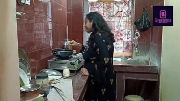 bhabhi ko kitchen me choda