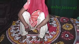 indian village desi aunty pishing outside nude