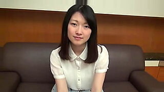 asian-teen-takes-12-inci-dildo