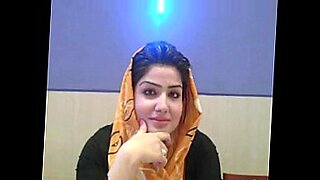 really hot pakistani teen making selfie