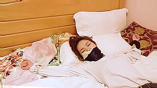 asaki tomomi on the bed