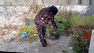 brother and sister share bathroom due to water shortage